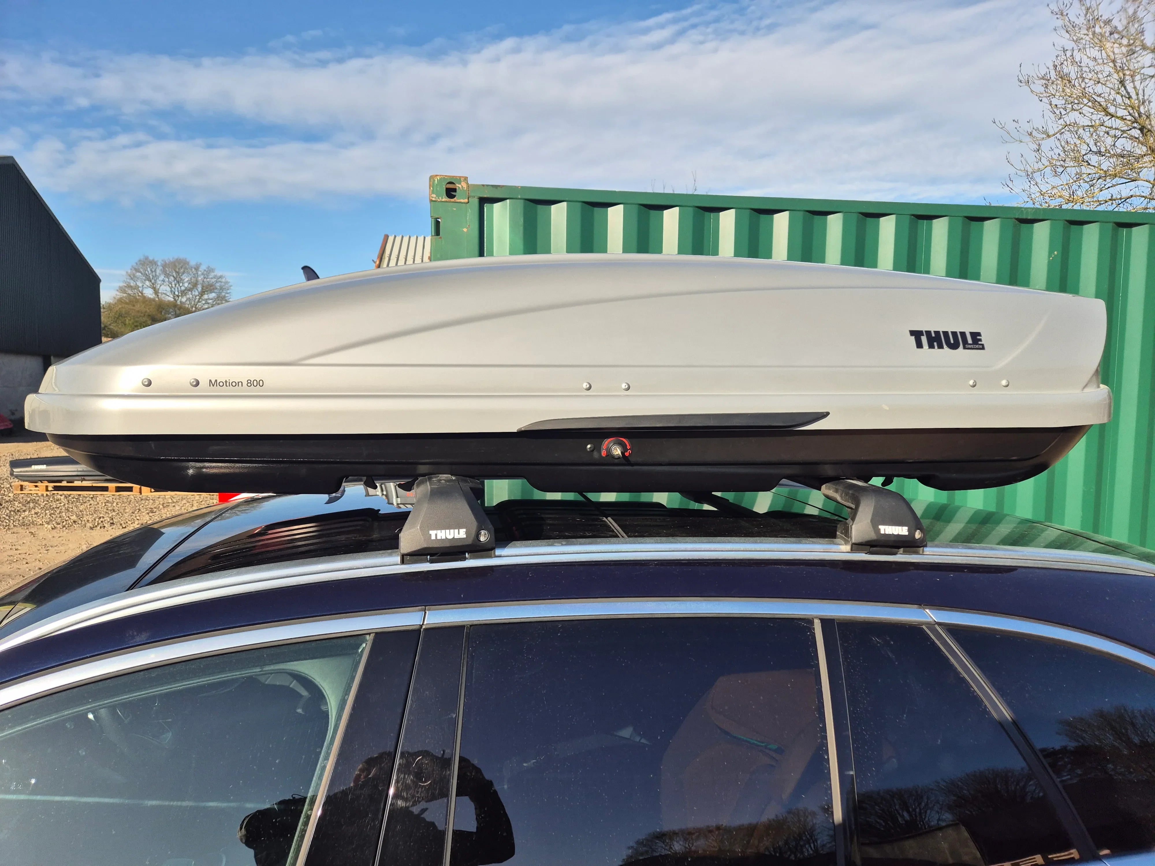 Thule Motion 800 – Roof Boxed