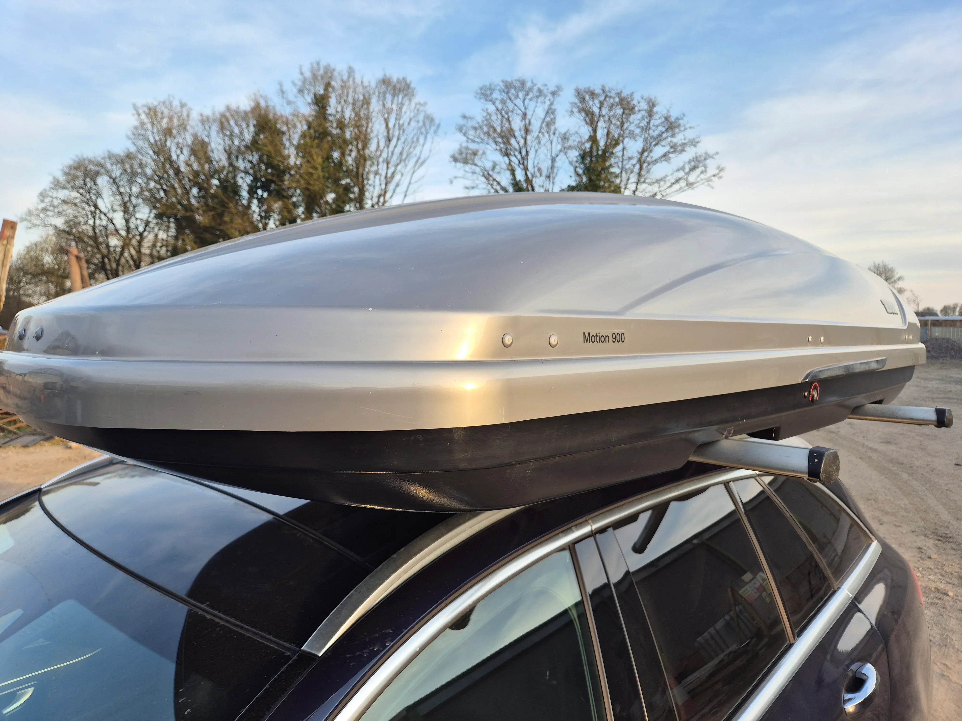 Thule Motion 900 / XXL – Roof Boxed