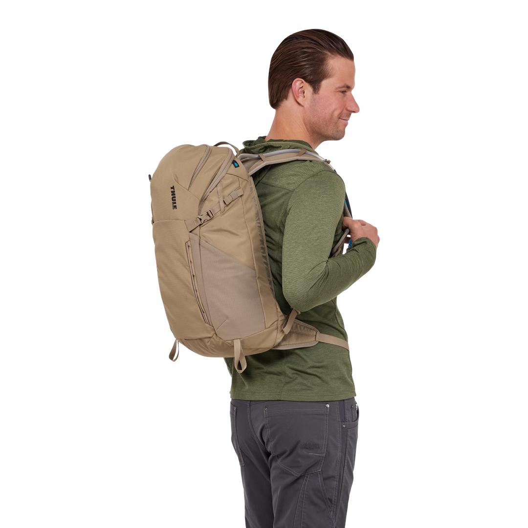 Thule AllTrail hydration pack 22L