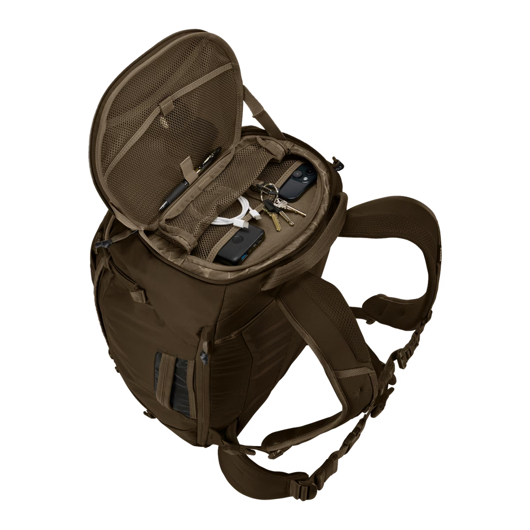 Thule Landmark 40L travel pack