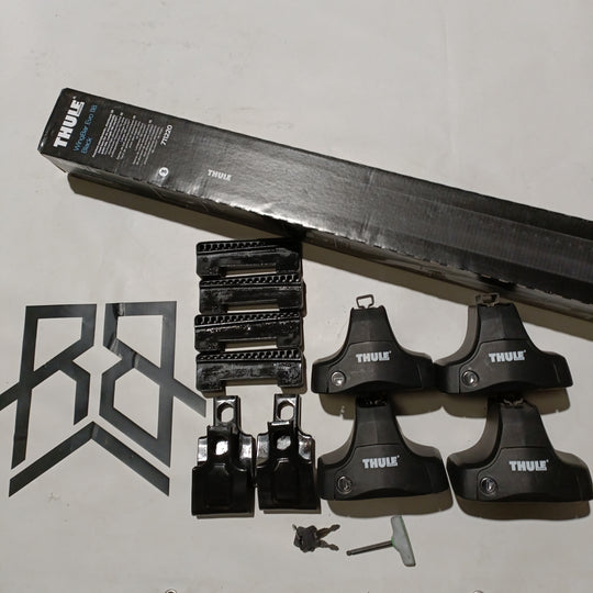 Thule Wingbar Evo set for Lexus CT 200H (1636 - 754 - 711220) Very Rare