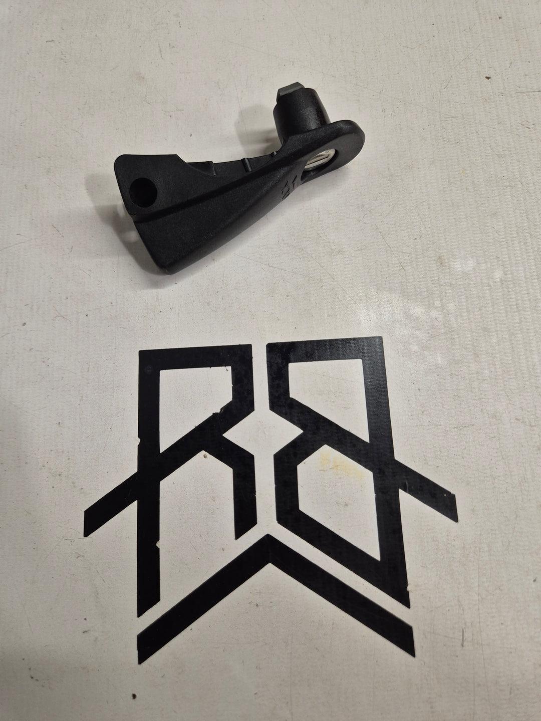 Thule 52303 - 532 Replacement Rear Plate