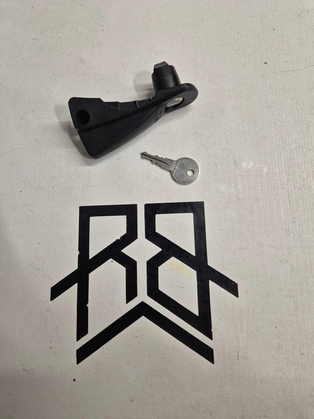 Thule 52303 - 532 Replacement Rear Plate