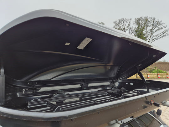 Thule Motion 200 Roof Box - Used