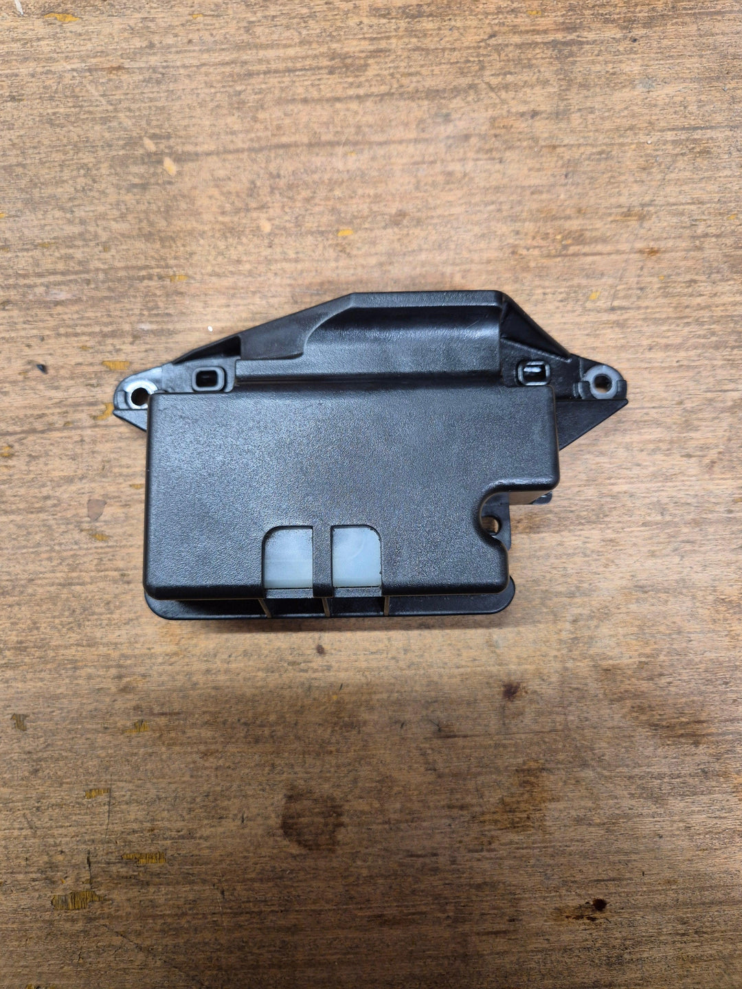 Thule 10704 Replacement lock housing. - Used discontinued part
