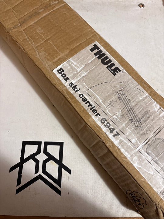 Thule Box Ski Carrier 6947 - new in tatty box