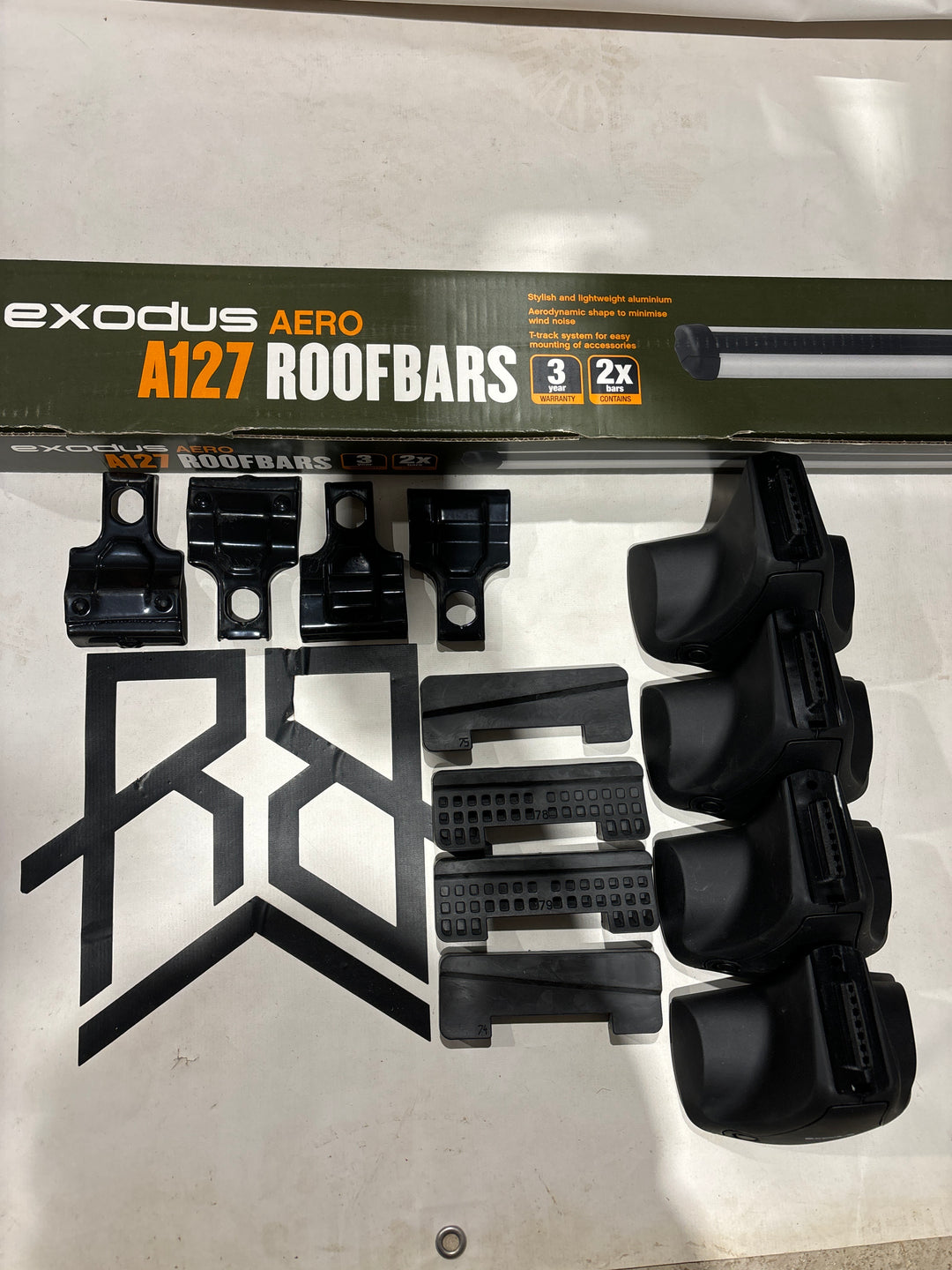 Roof bar set for SEAT Leon 05-12 5 Door Hatch (1398-FP4-A127)