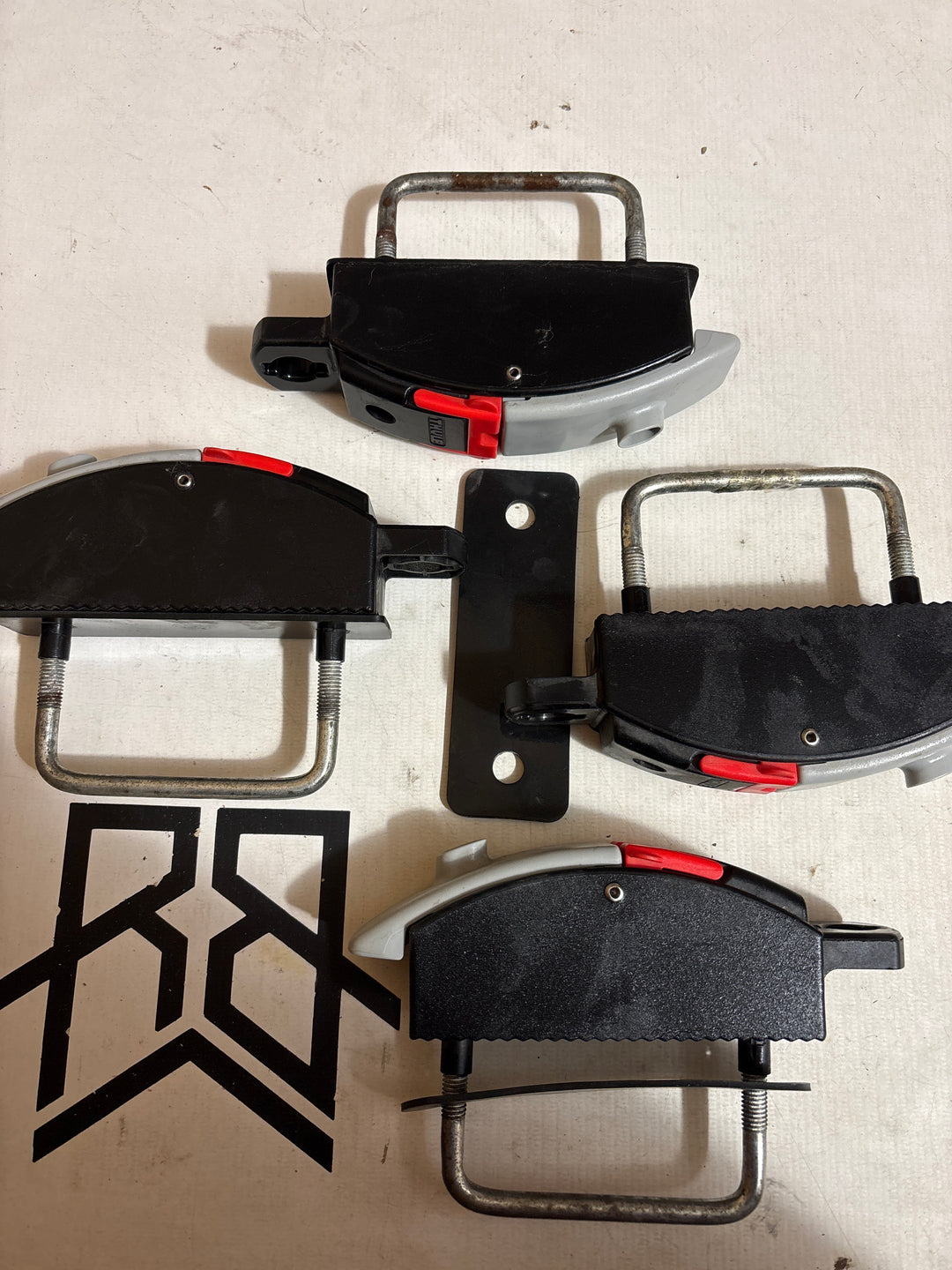 Thule Evolution U-Bolt system - Used