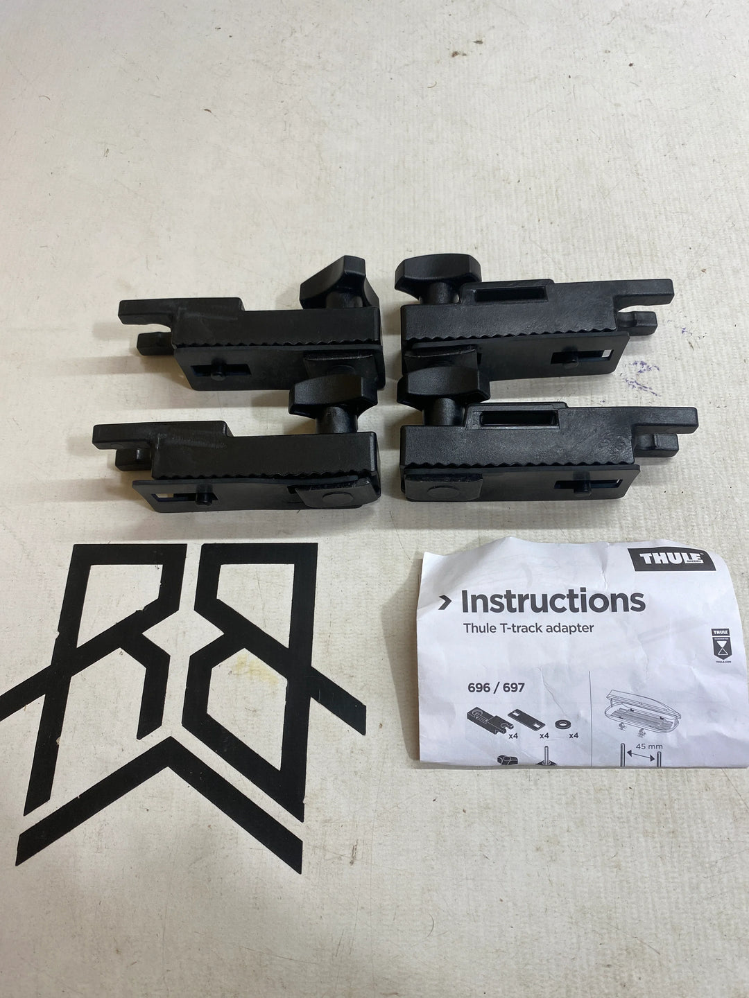 Thule 697 T-track Adapter