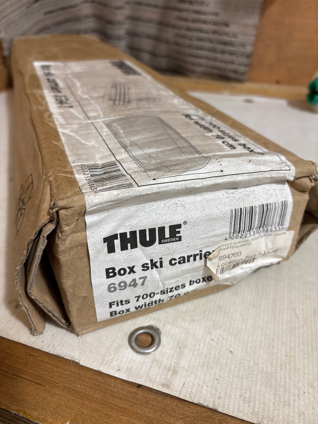 Thule Box Ski Carrier 6947 - new in tatty box