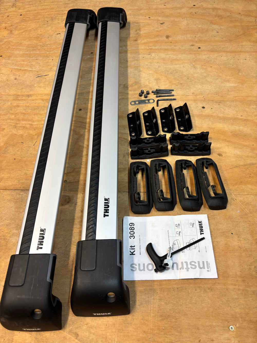 Thule WingBar Edge Set for BMW 5-Series Saloon 2010- (9595 & 3089) - Used