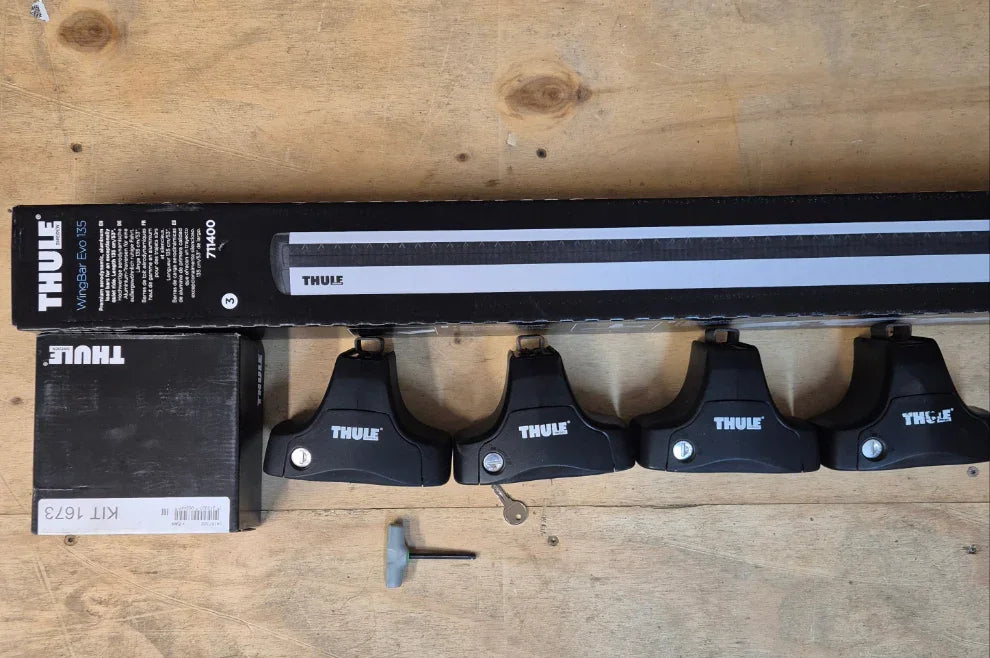 Thule Wingbar Evo Set for VOLVO V60 2010 to 2018 - Flat Roof ( 1673 - 754 - 7114)
