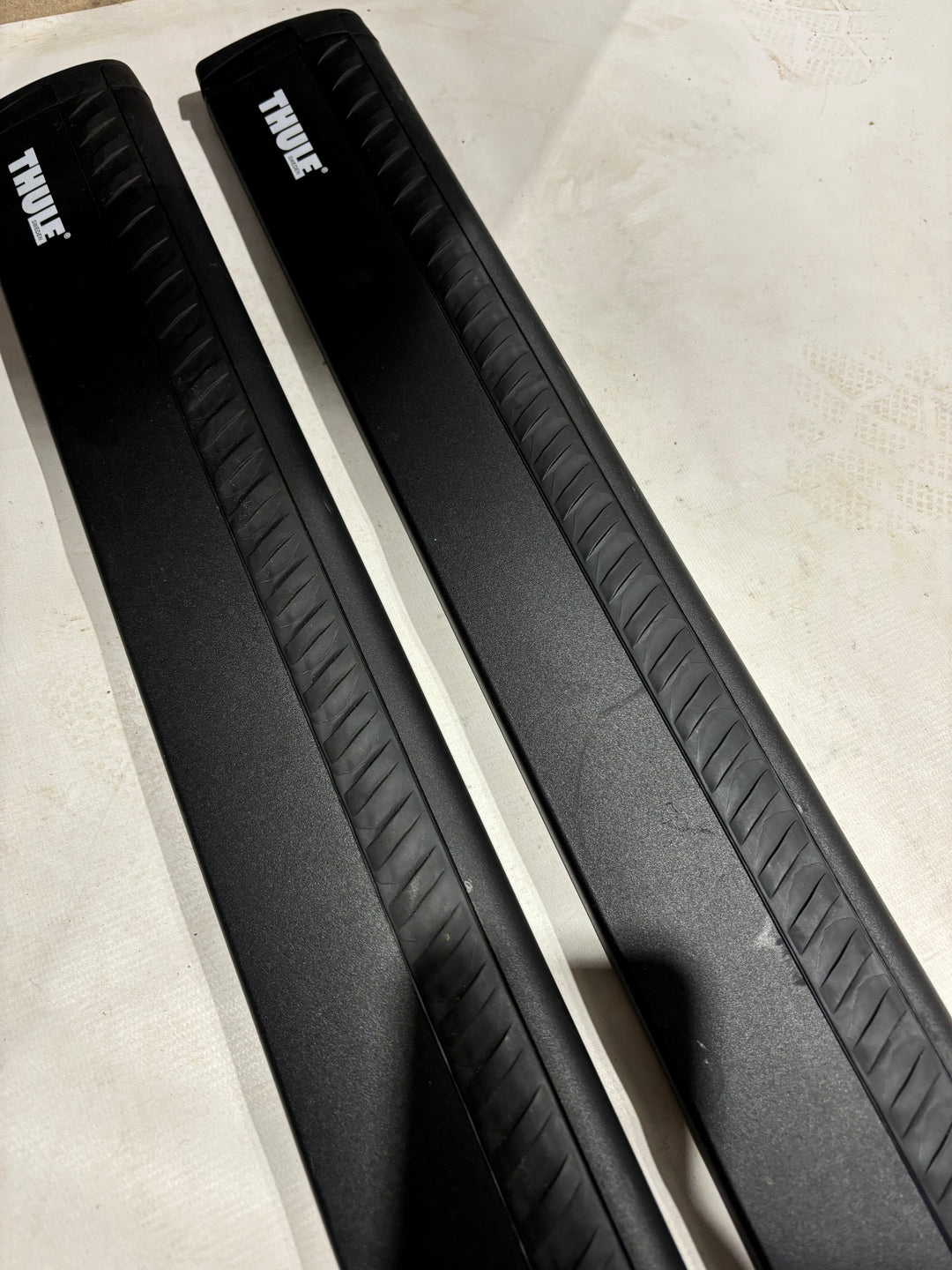 Thule Wingbar Black 135cm