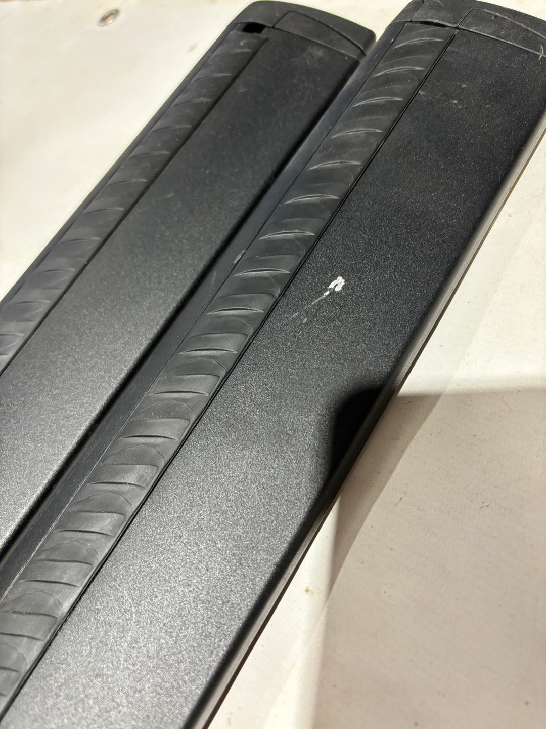 Thule Wingbar Black 135cm