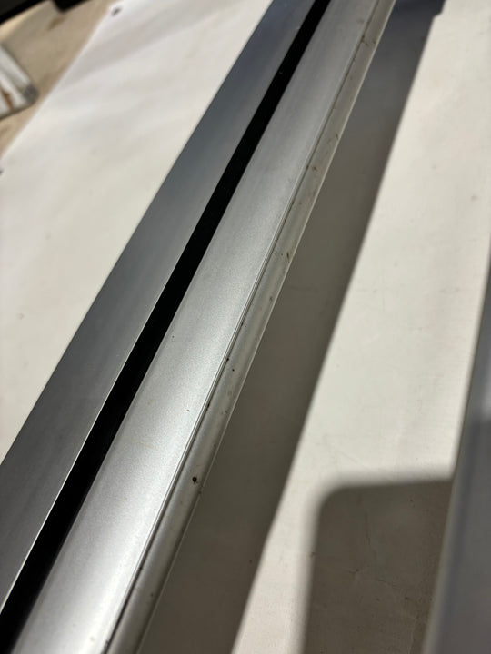 Roof Bar set for LAND ROVER Discovery MK 3 & 4 Yakima Whispbar S26Y/8178