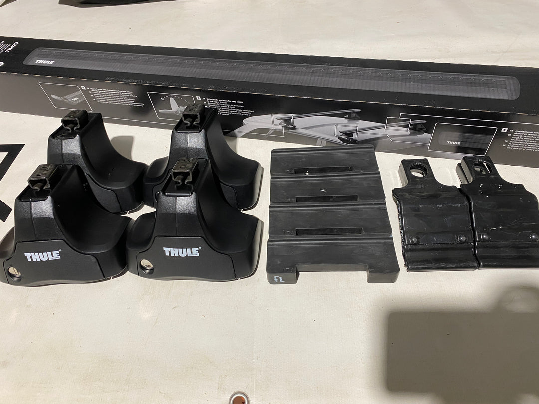 Thule Roof bar set for NISSAN Navara 2005- (No Rails) ( 1408, 753, 711420)