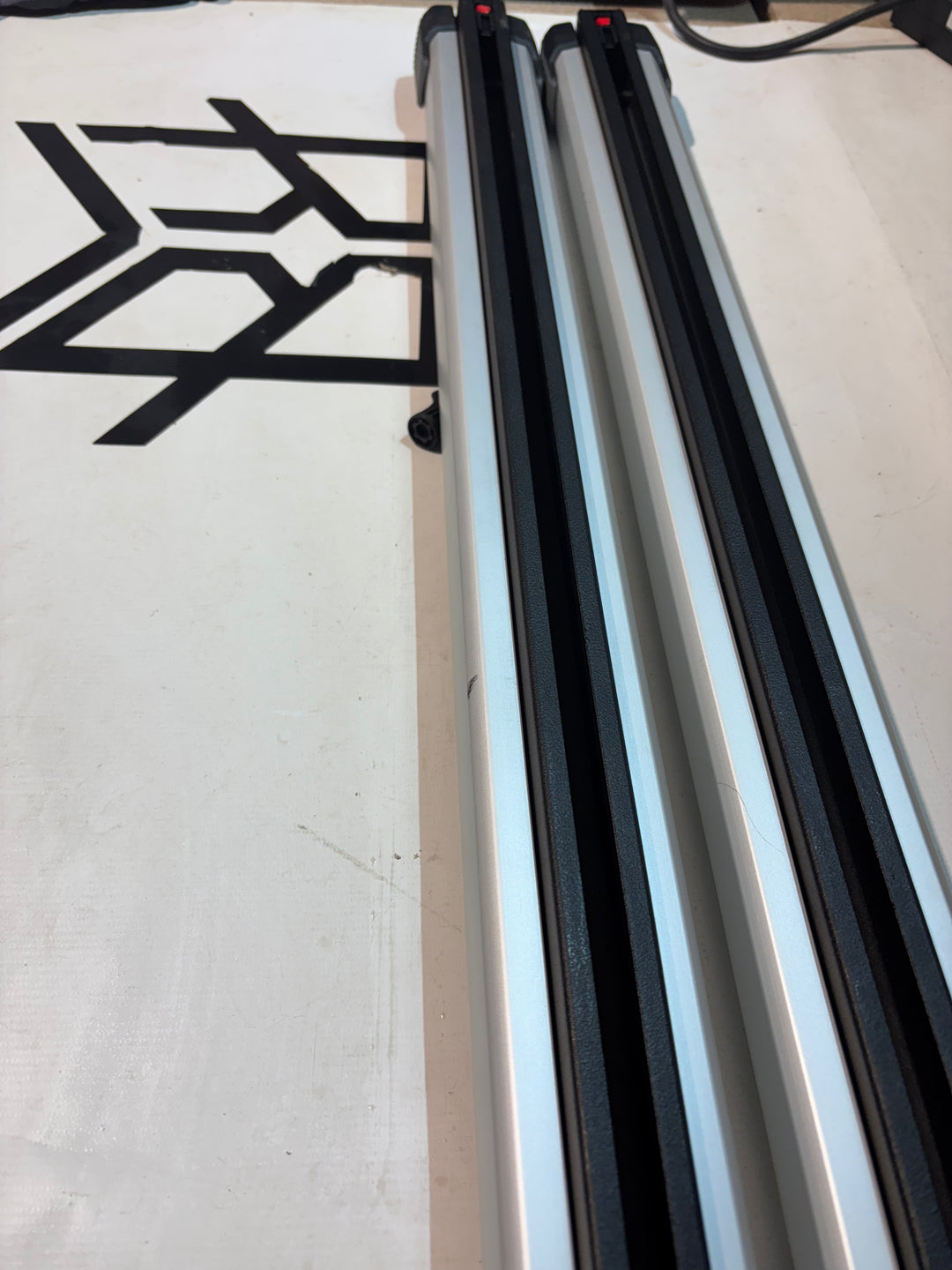 Thule 892 SlideBar Pair ( 144cm)