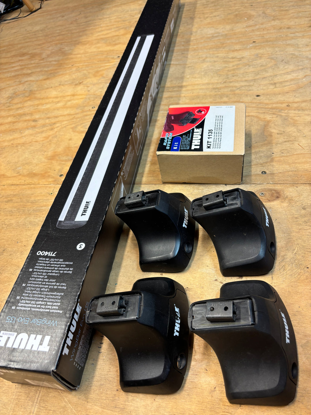 Thule Roof Bar Set for TOYOTA Estima 5dr MPV 1990-1999 (with twin moon roof) (711400 - 754 - 1135)