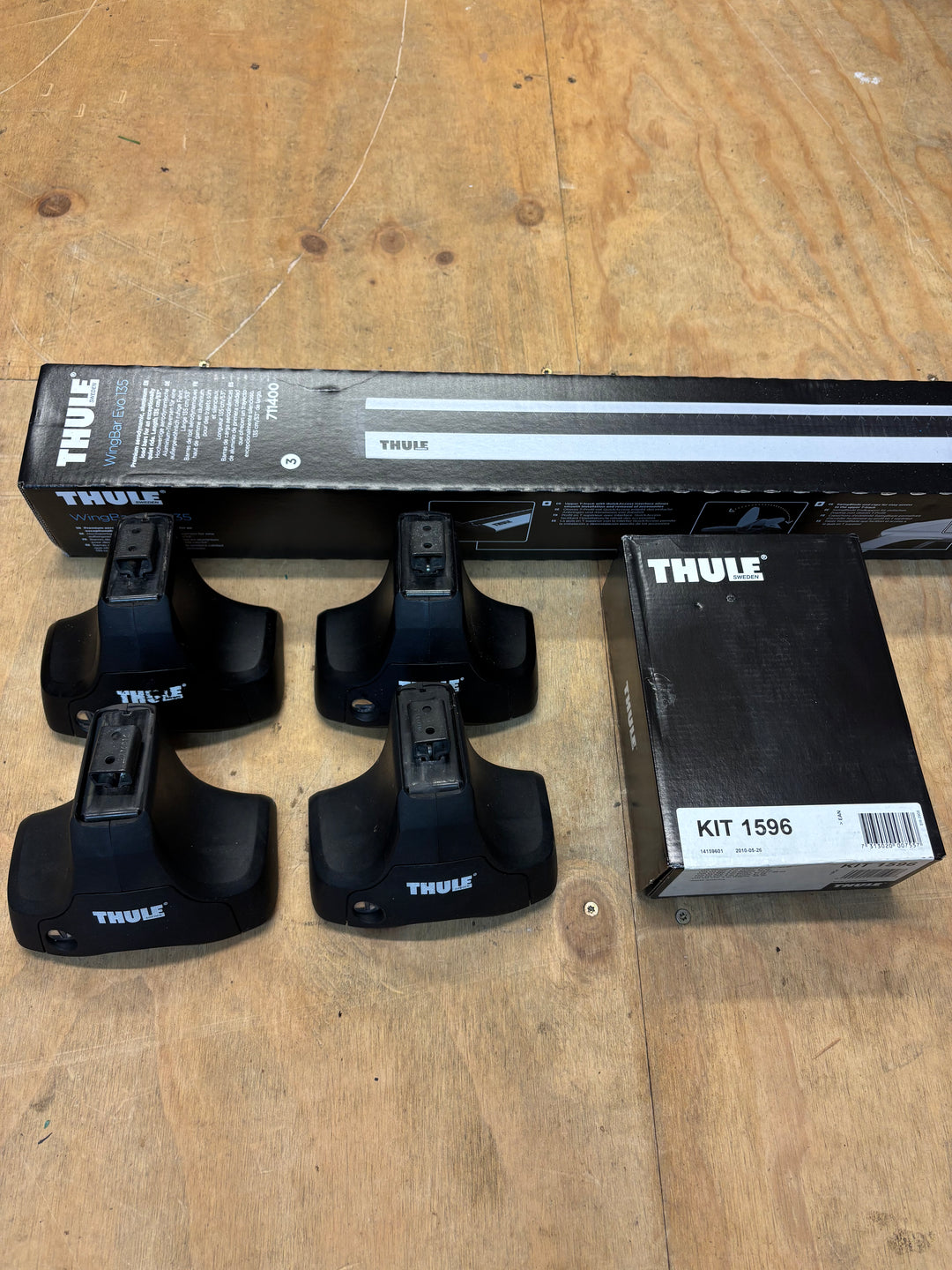 Thule Roof Bar Set for VOLVO 850 4dr Saloon 1992-1996 (711400 - 754 - 1596)