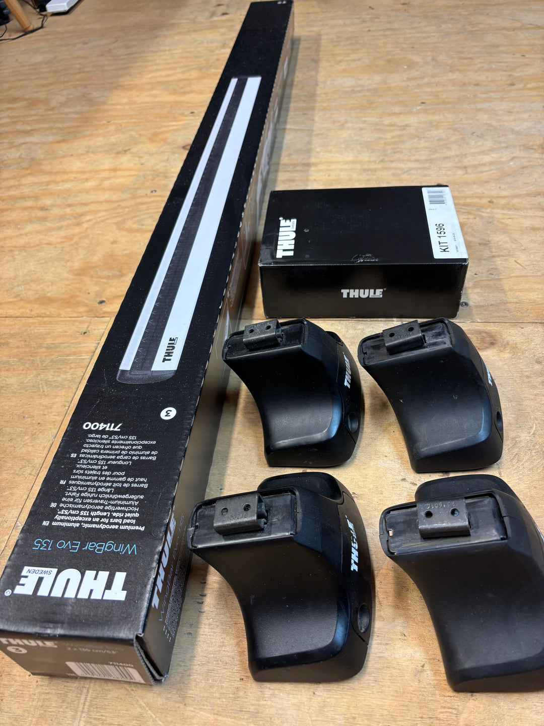Thule Roof Bar Set for VOLVO 850 4dr Saloon 1992-1996 (711400 - 754 - 1596)