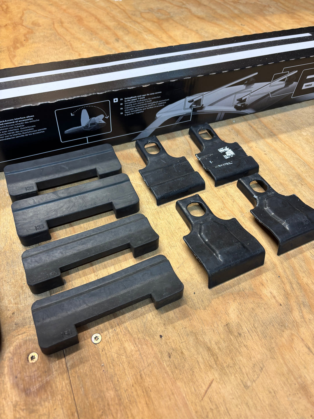Thule Roof Bar Set for FIAT Ulysse 5dr MPV 2002-2010 (711400 - 754 - 1313)