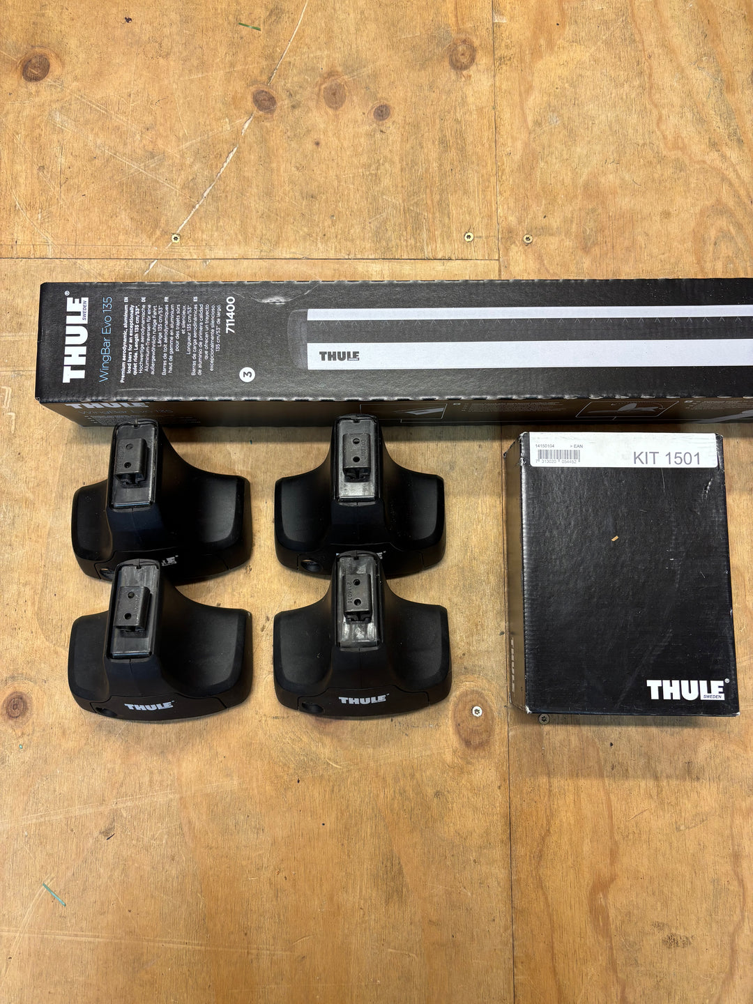 Thule Roof Bar Set for VOLKSWAGEN Passat CC 4dr Coupe 2008-2011 (711400 - 754 - 1501)