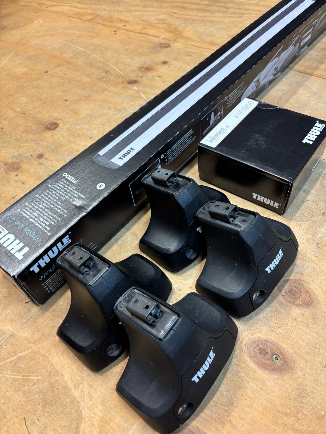 Thule Roof Bar Set for MITSUBISHI Challenger 4dr Double Cab 2011-2016 (711300-754-1400)