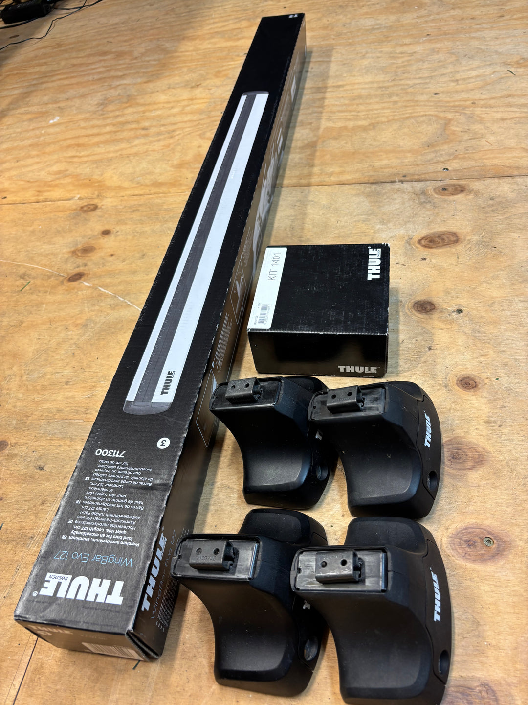 Thule Roof Bar Set for MITSUBISHI L200 2dr Crew Cab 2005 onwards (711300-754-1401)