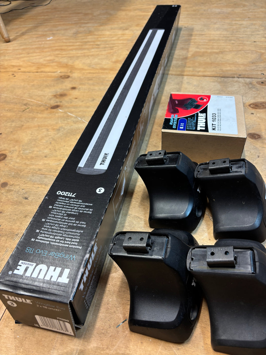 Thule Roof Bar Set for VOLVO S40 4dr Saloon 1996-2003 - Normal Roof (711200-754-1033)
