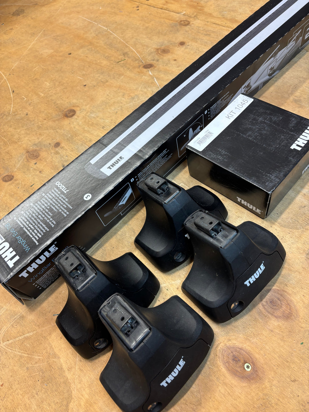 Thule Roof Bar Set for MG ZS 4dr Saloon 2002-2005 - Normal Roof & MG ZS 5dr Hatchback 2002-2005 - Normal Roof (711200-754-1045)