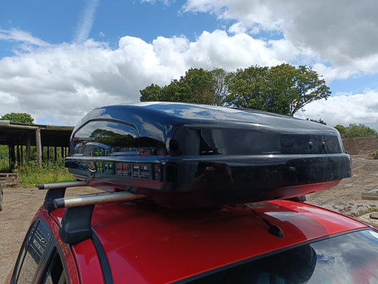 Halfords 470L roof box - Used