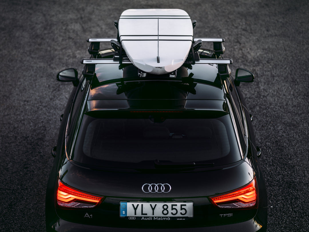 Thule WingBar Evo roof bars fitted to a vehicle, Thule lifestyle photo B0001094