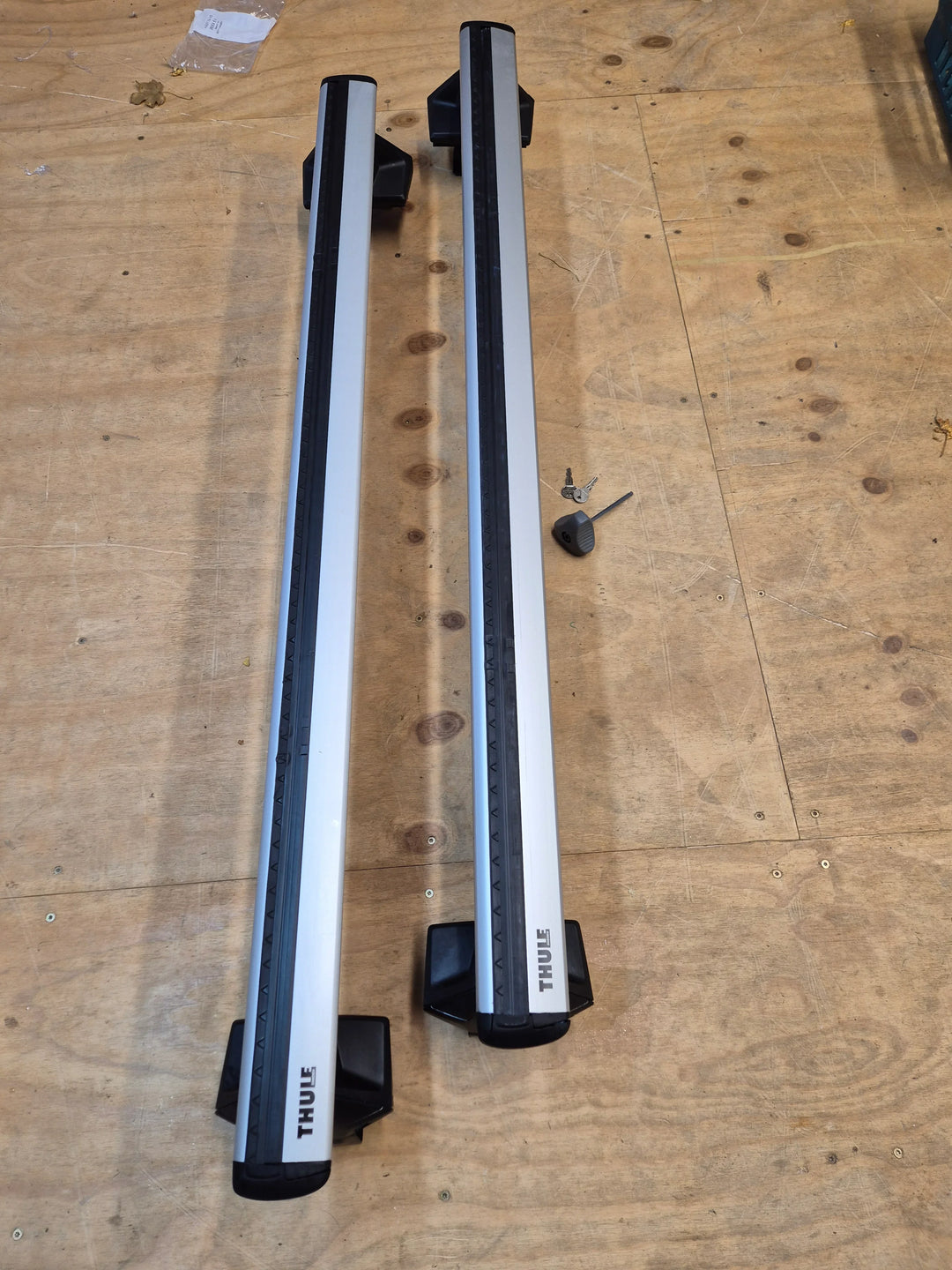 Thule Roof Bars for Ford Capri ( 7105 - 5421 - 7113 )