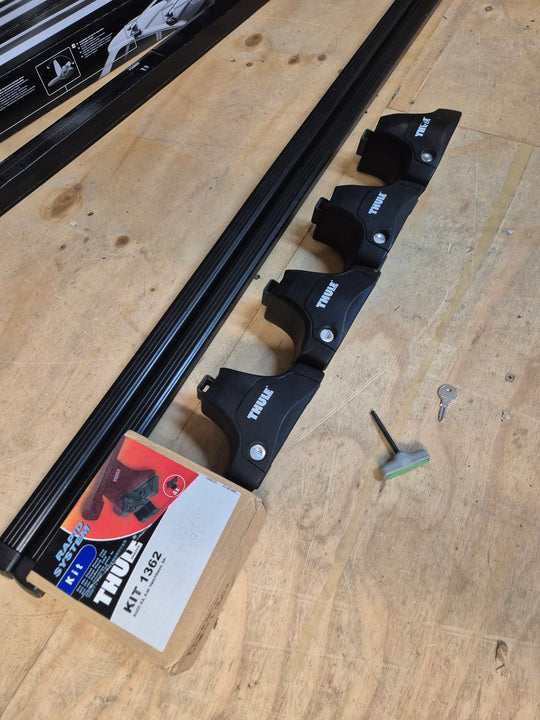 Thule Roof bar set for AUDI A3 Hatch 04 - 2012 Flat roof ( 1362 - 754 - 769)