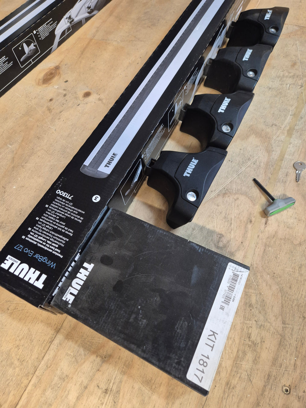 Thule Wingbar Evo Set for Vauxhall Astra Tourer 2016 to 2022 - Flush rails ( 1817 - 754 - 7113)