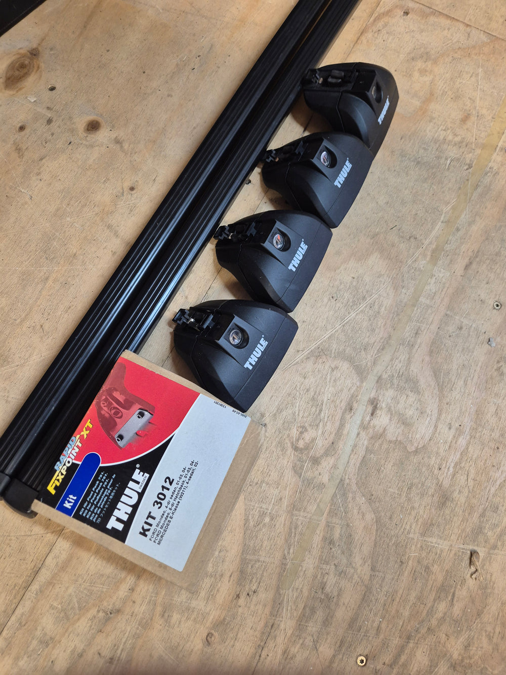 Thule roof bars for Mercedes E-Class W211 02 - 09 Saloon ( 3012 - 753 - 761)