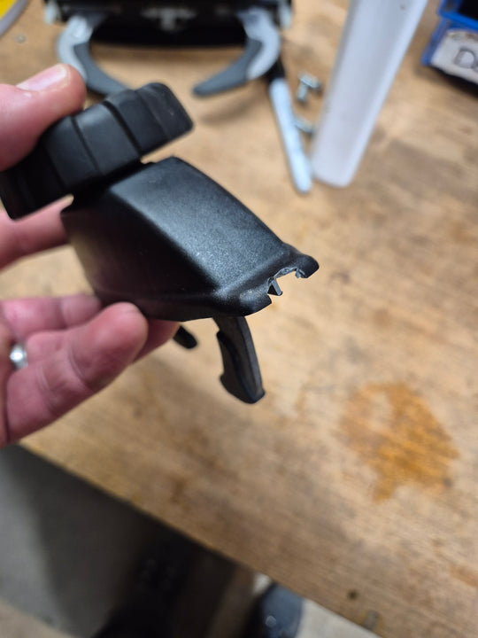 Thule G2 Powergrip - Used X14671 item has damage - still works