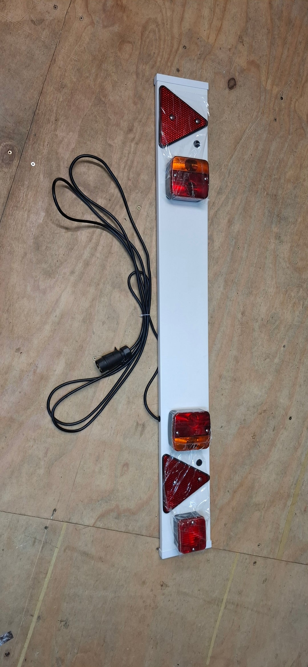 Halfords towing light