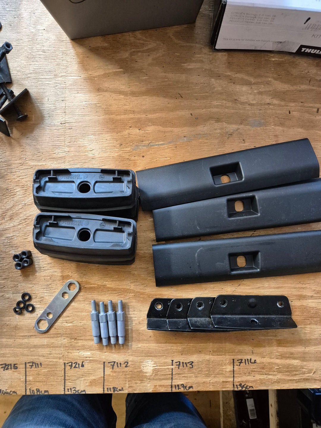 Thule 3073 Fitting Kit Spare Parts TOYOTA Avensis, 5-dr Estate, 09–