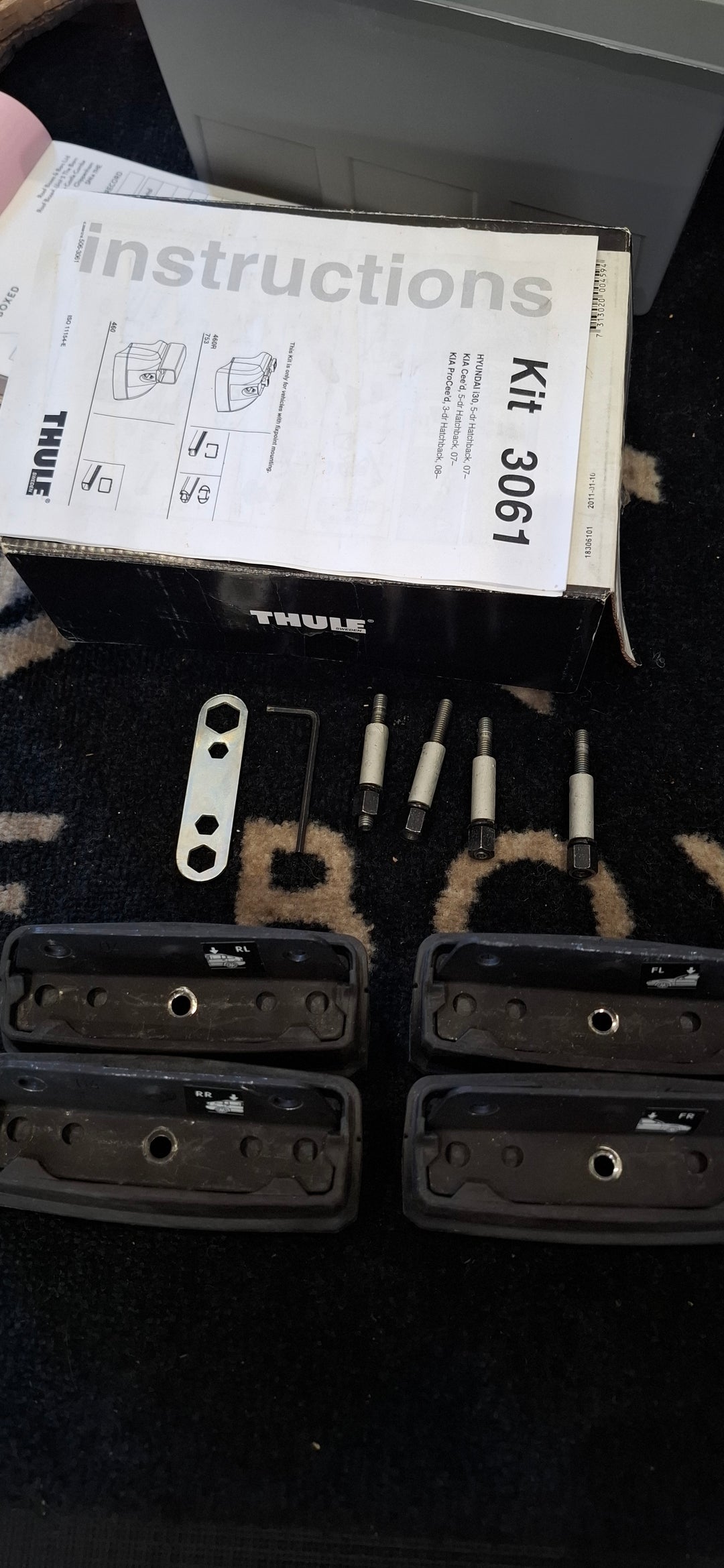 Thule 3061 Fitting Kit - Hyundai i30 07-11, KIA Cee'd 07-11, Procee'd 08-13 - Used