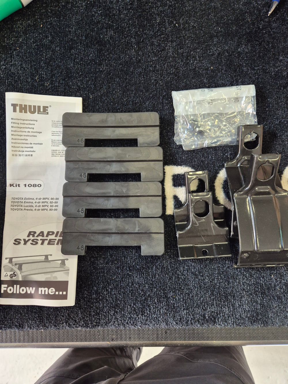 Thule 1080 fitting kit Toyota Previa & Estima 92 to 99