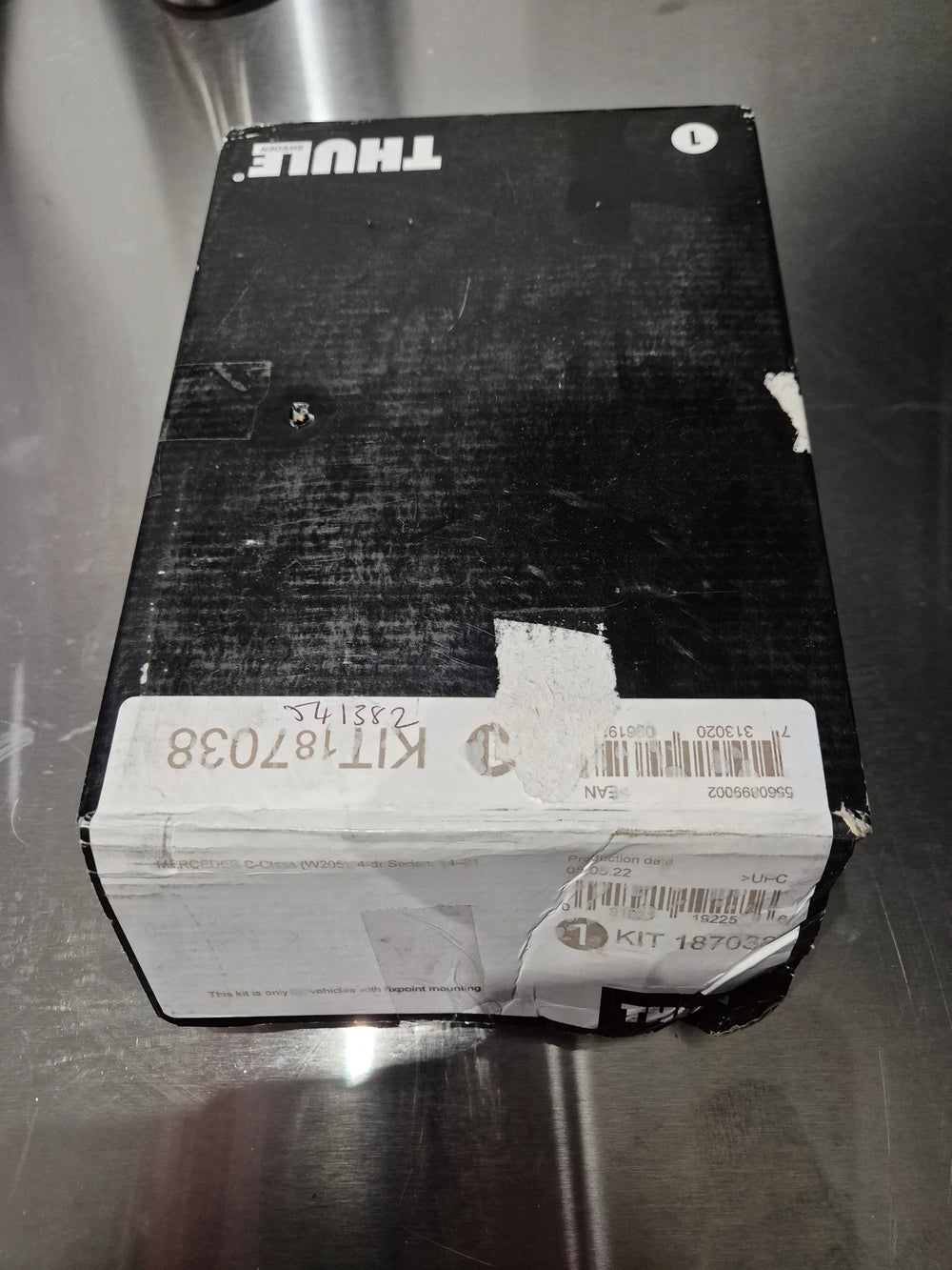 Thule 7038 Fitting Kit - MERCEDES C-Class (W205), 4-dr Saloon, 14-21 (187038) New In Tatty box