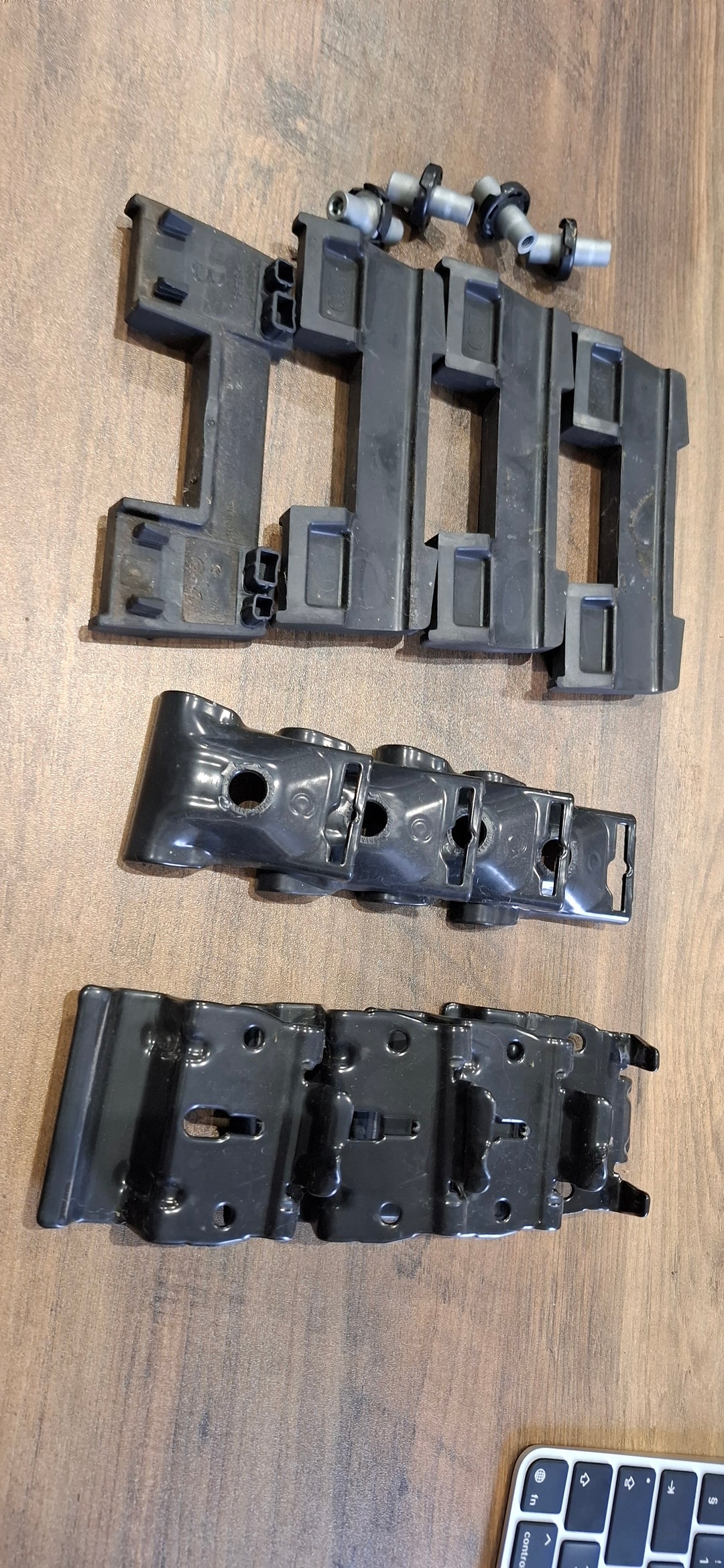 Thule 6118 Fitting Kit - NISSAN Qashqai (2012 Onwards) (Flush Rail) (186118)-used
