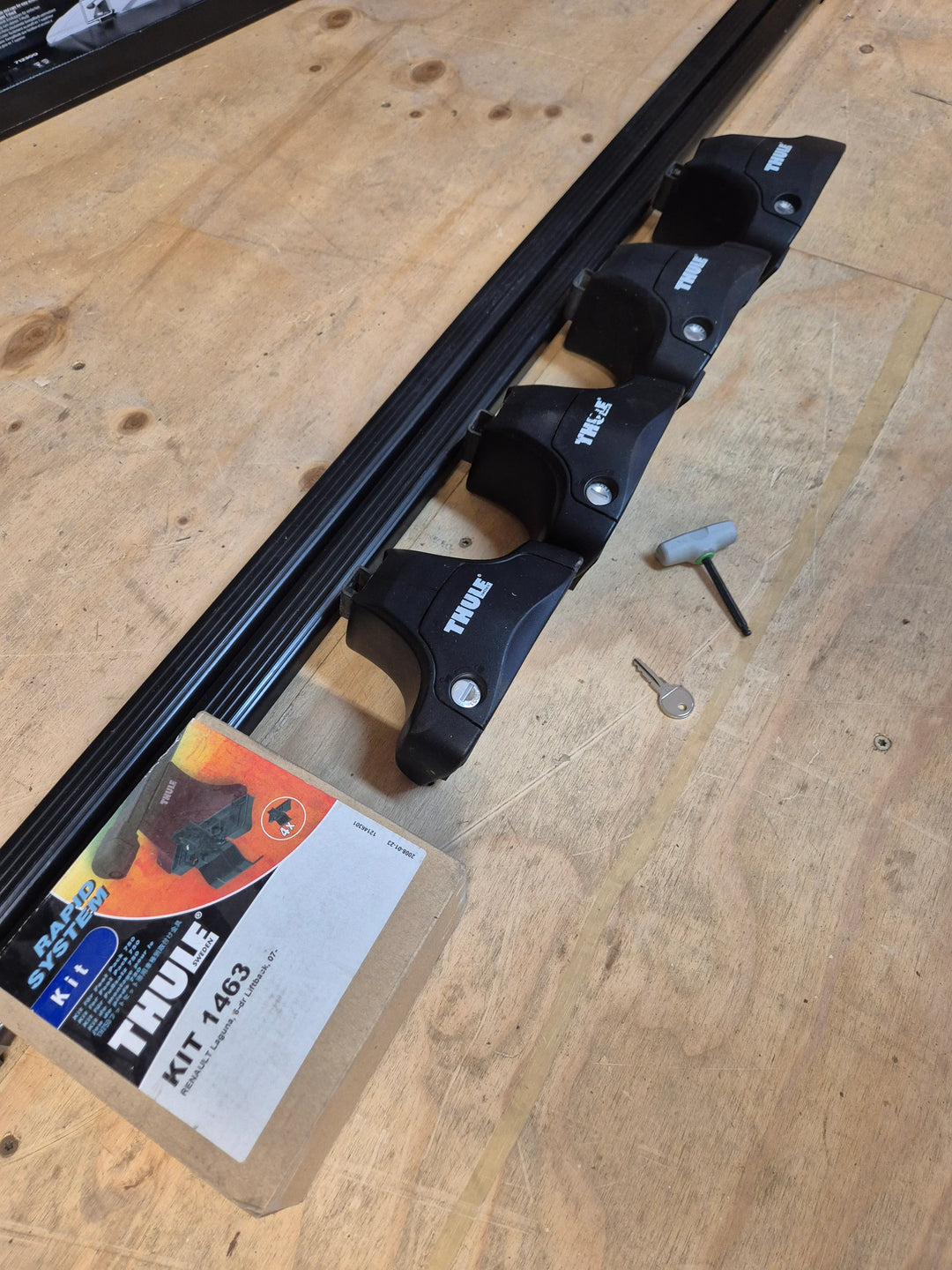 Thule Roof Bars for Renault Laguna Mk III 07-15 Hatch ( 1463 - 754 - 769)