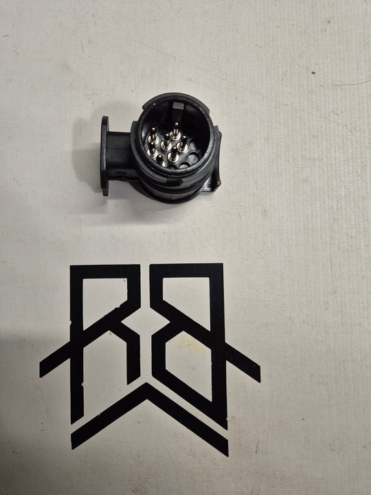 Thule 9907 - 13 to 7 Pin Adaptor