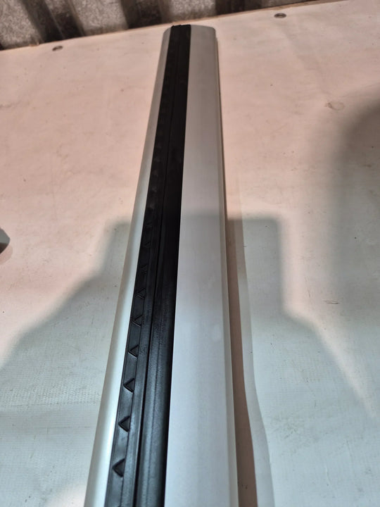 Thule Wingbar Evo Edge 721500 (104cm) x 1 - Used