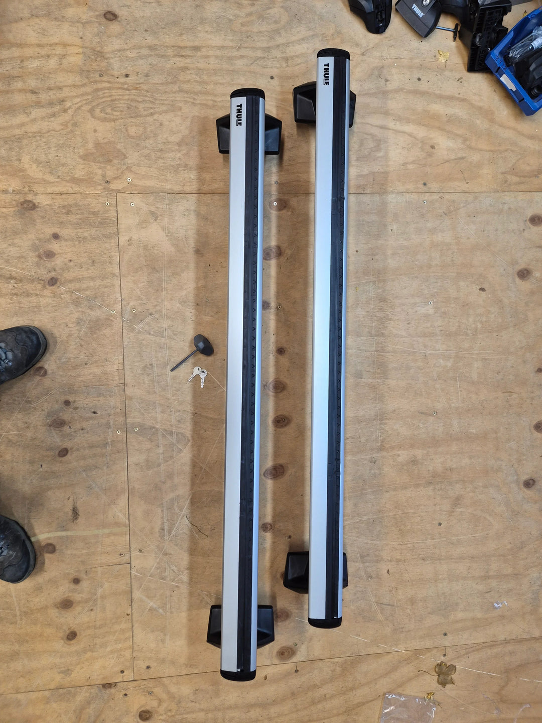 Thule Roof Bars for Ford Capri ( 7105 - 5421 - 7113 )