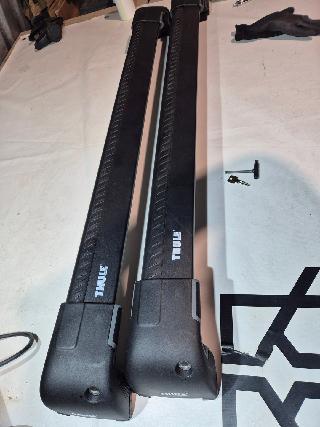 Thule 9592B & 4023, Wingbar Edge Black set for BMW 3-Series Touring, 12-23