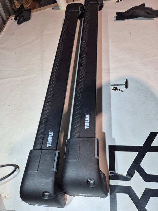 Thule 9592B & 4023, Wingbar Edge Black set for BMW 3-Series Touring, 12-23