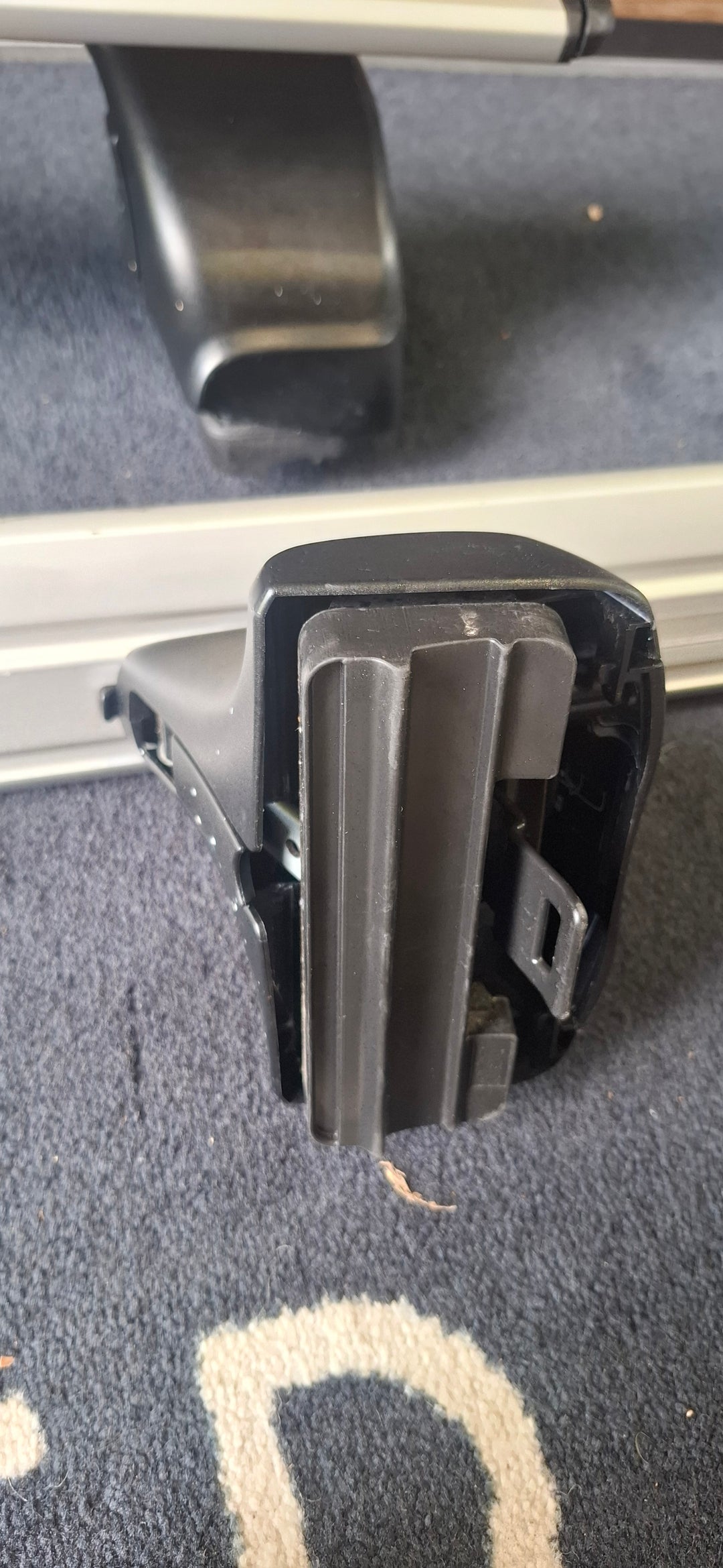 Thule Roof Bar set for NISSAN Elgrand E52 (1628-754-711420) - Very Rare Used